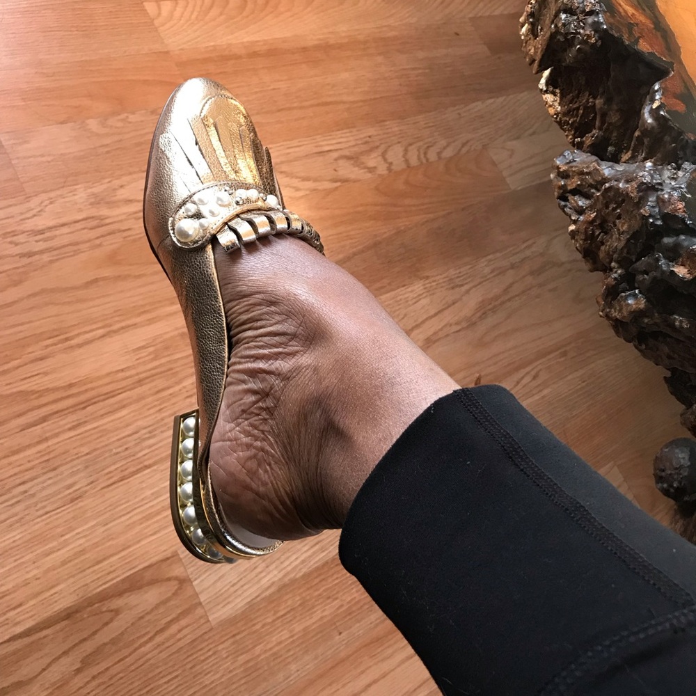 Karl Lagerfeld Metallic Gold Pearl-Embellished Fringe Mules - Picture 7 of 7